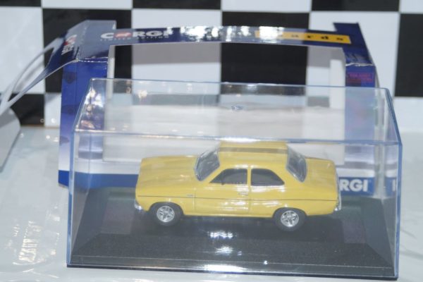 Vanguards ford escort mk1 rs2000 va09527 1:43 scale yellow