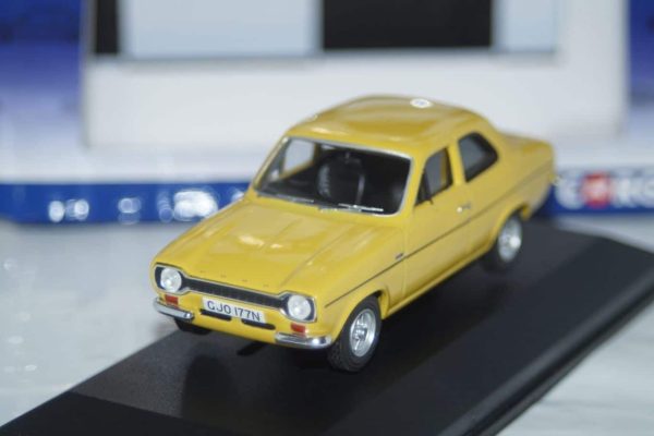 Vanguards ford escort mk1 rs2000 va09527 1:43 scale yellow
