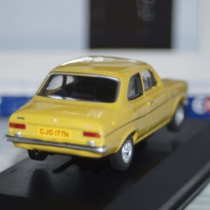 Vanguards ford escort mk1 rs2000 va09527 1:43 scale yellow