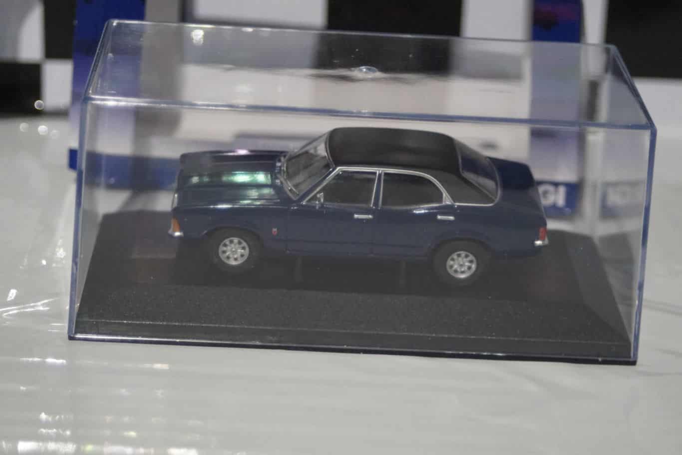 Vanguards Ford Escort Mk1 RS2000 VA09527 1:43 Scale Yellow