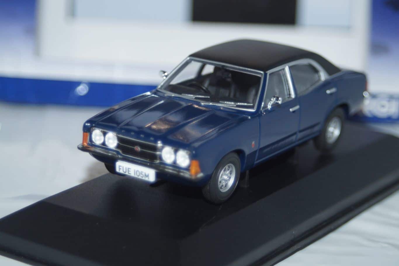 Vanguards Ford Escort Mk1 RS2000 VA09527 1:43 Scale Yellow
