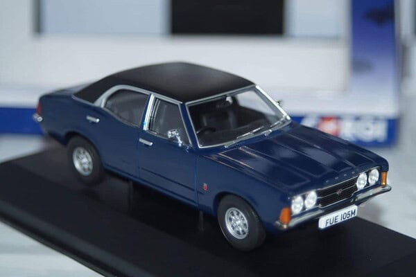 Vanguards Ford Escort Mk1 RS2000 VA09527 1:43 Scale Yellow