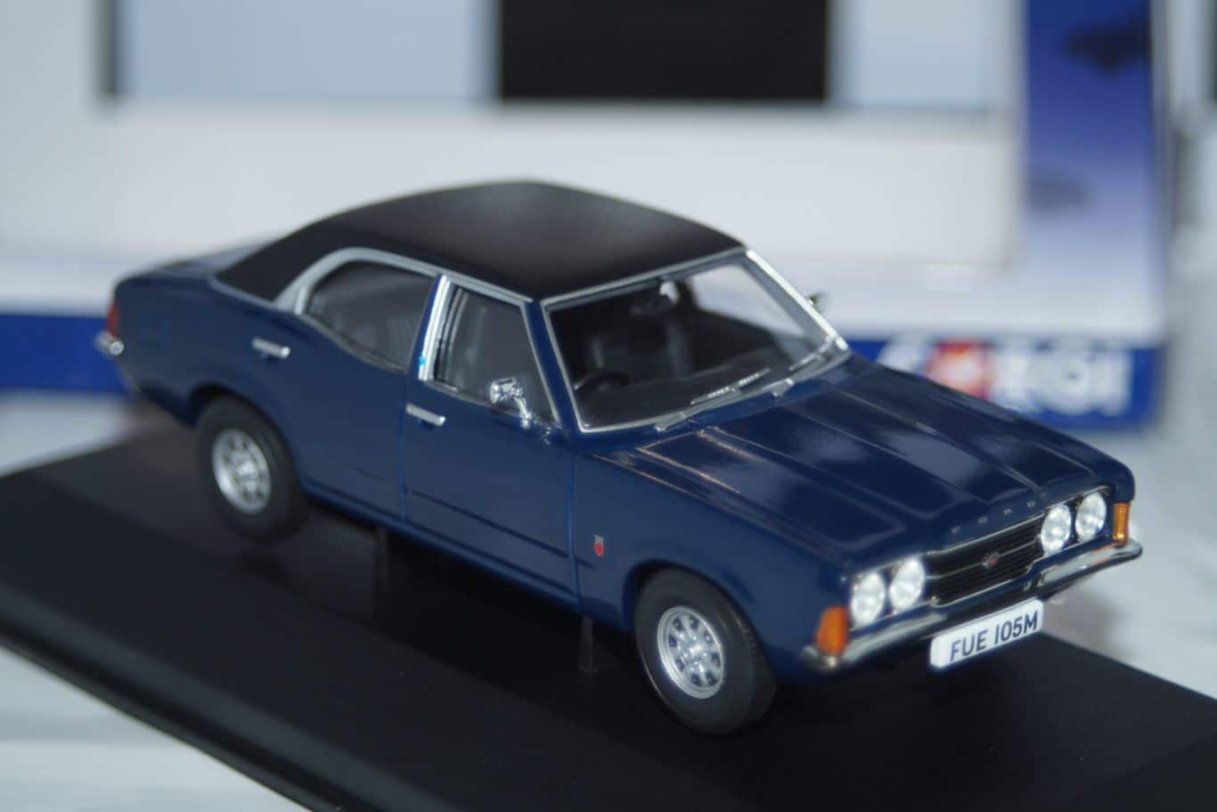 Vanguards Ford Escort Mk1 RS2000 VA09527 1:43 Scale Yellow