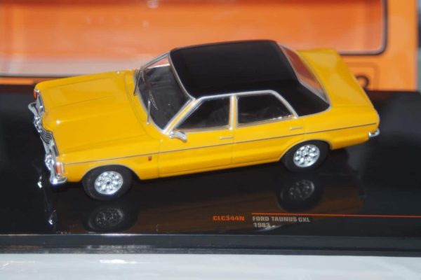 IxoVolkswagenGolfMkCabrioRedCLCNDiecast: