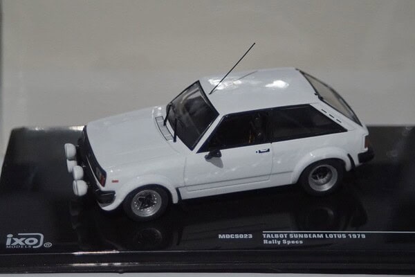 Ixo Volkswagen Golf Mk1 Cabrio 1981 Red CLC353N Diecast 1:43