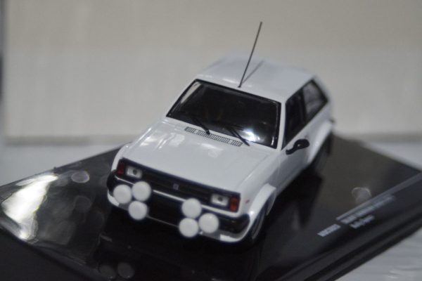 Ixo Volkswagen Golf Mk1 Cabrio 1981 Red CLC353N Diecast 1:43