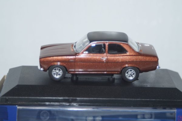 Vanguards volkswagen golf mk2 gti 16v va13606 1:43 scale