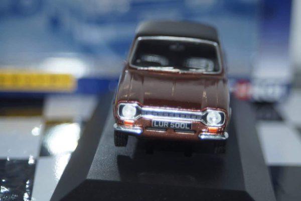 Vanguards volkswagen golf mk2 gti 16v va13606 1:43 scale