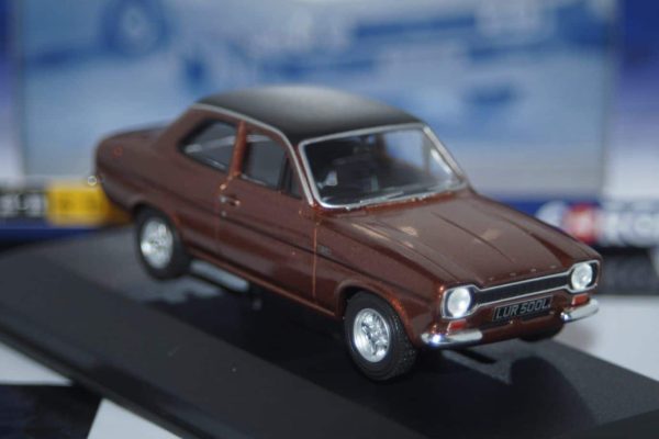 Vanguards volkswagen golf mk2 gti 16v va13606 1:43 scale