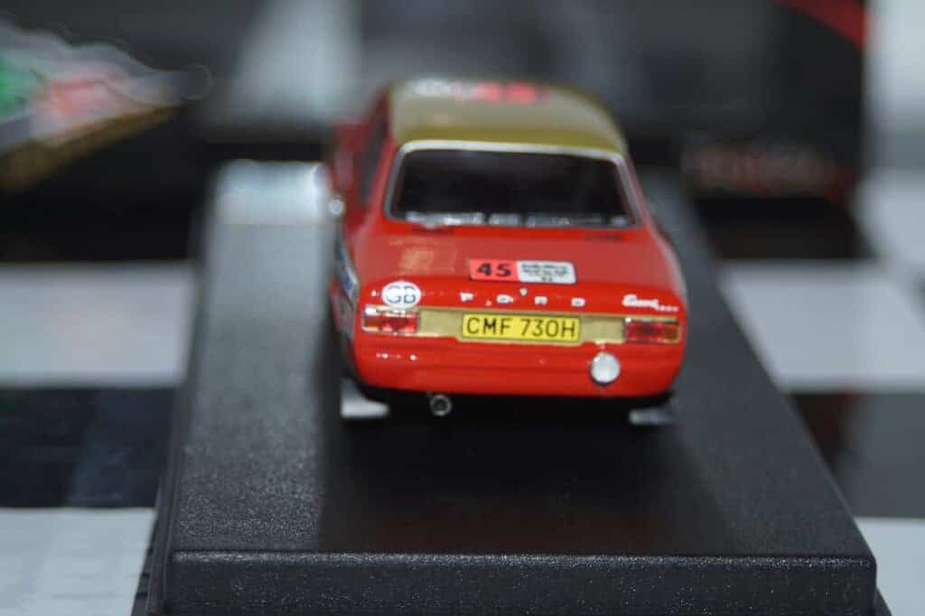 TROFEU TRRBE08 Masstab: 1/43 FORD ENGLAND ESCORT MKI 1300 GT N 5 TROPHEE DE L'AV