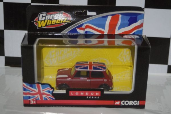Corgi mini union jack 2005 london in 1:36 ty82248