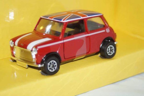 Corgi mini union jack 2011 in 1:36 ty82248