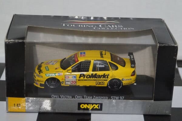 Onyx opel vectra stw 1997 thiim 1:43 scale xt065