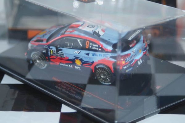 Ixo fiat 131 abarth w.rohrl portugal rally 1980 1:18 18rmc053b