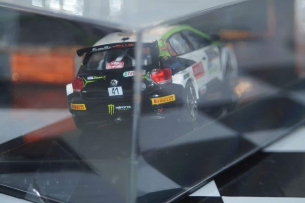 Ixo fiat 131 abarth w.rohrl portugal rally 1980 1:18 18rmc053b