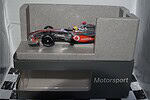 Minichamps mclaren mercedes mp 4-24 hamilton 2009  f1 1:18