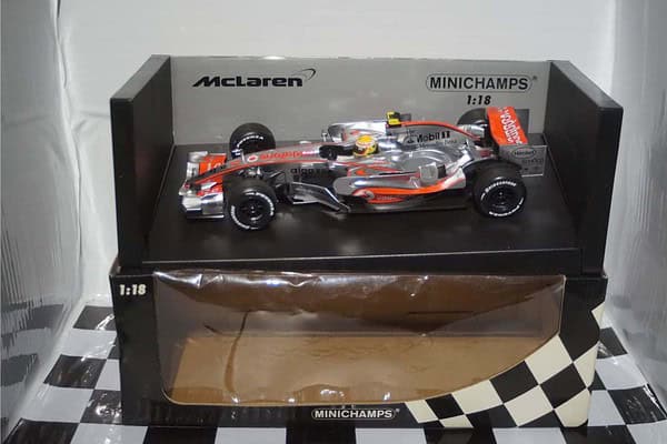 Minichamps mclaren mercedes mp 4-22 hamilton 2007  f1 1:18