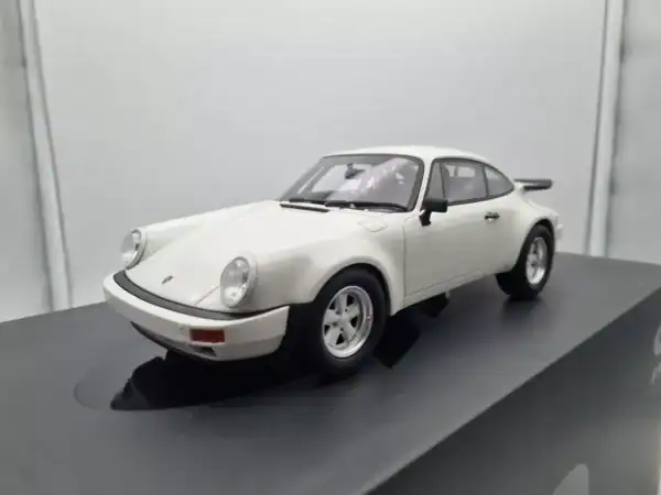 Gt spirit porsche 911 sc rs 1984 white 1:18 resin gt320