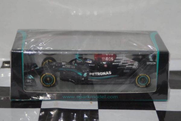 Spark mercedes-amg f1 w12 e-performance bahrain gp 2021 1:43 resin s7661