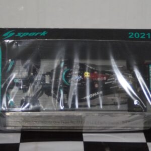 Spark mercedes-amg f1 w12 e-performance bahrain gp 2021 1:43 resin s7661