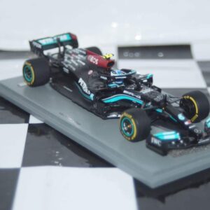Spark mercedes-amg f1 w12 e-performance bahrain gp 2021 1:43 resin s7661