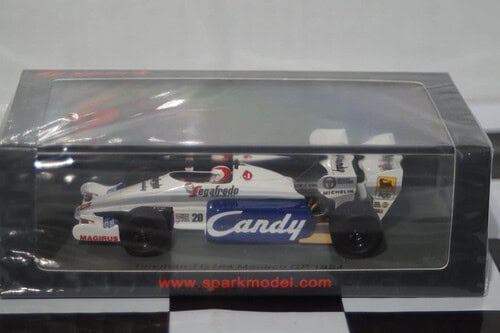 Spark porsche 911gt1 street version 1996 1:43 resin s5999