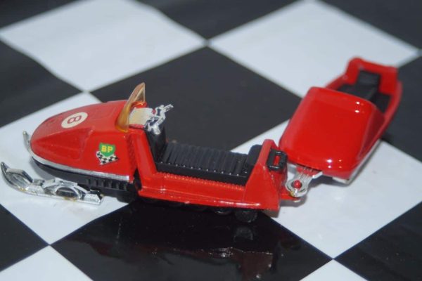 Majorette moto-neige with trailer car 1970 snow mobile in 1:50 nr249