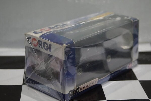 Vanguards audi quattro mk2 blue 1990 va12900 1:43 scale
