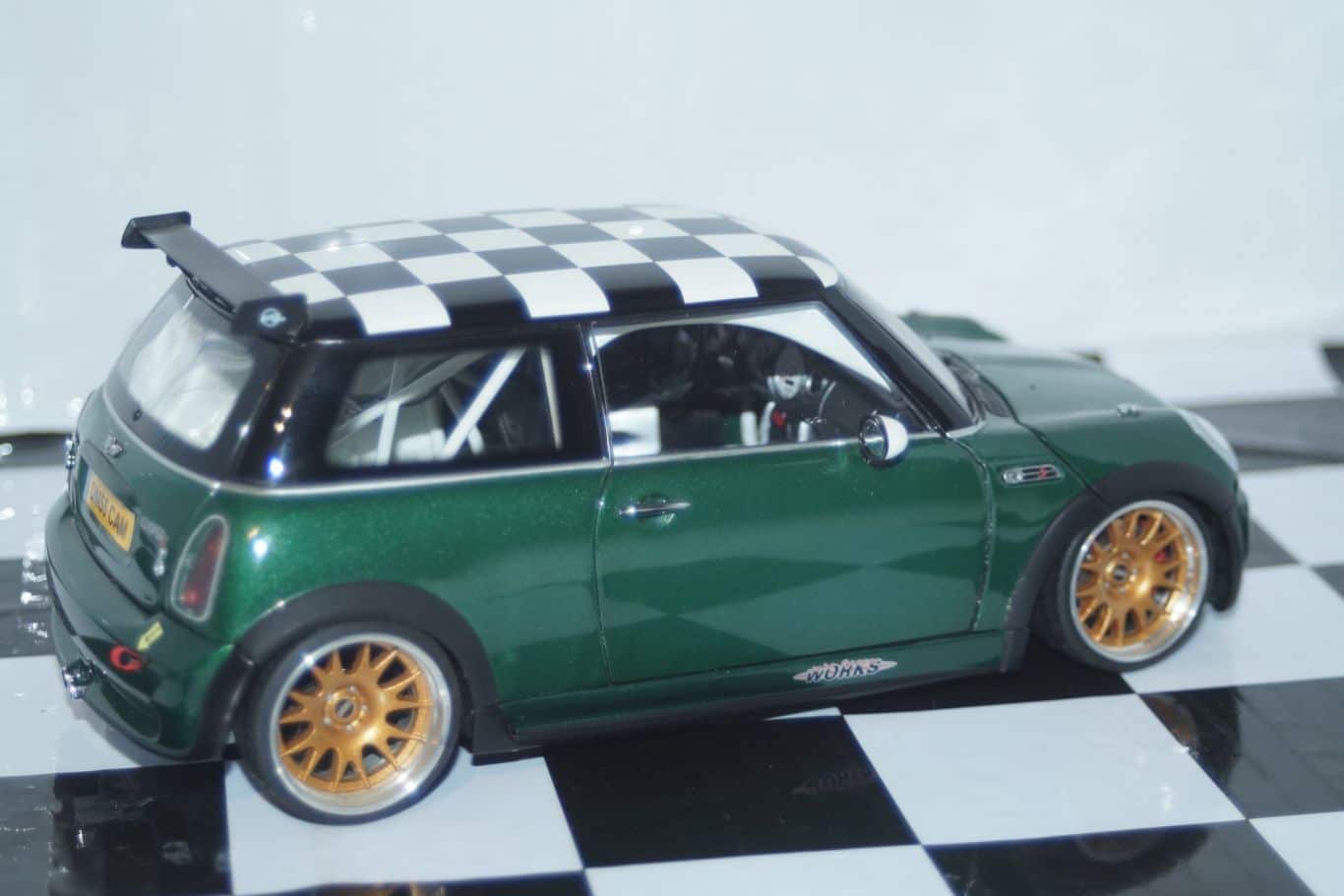 Kyosho Mini BMW Cooper S John Cooper Challenge Green 08557G 1:18 Kyosho Mini BMW Cooper S John Cooper Challenge Green 08557G 1:18
