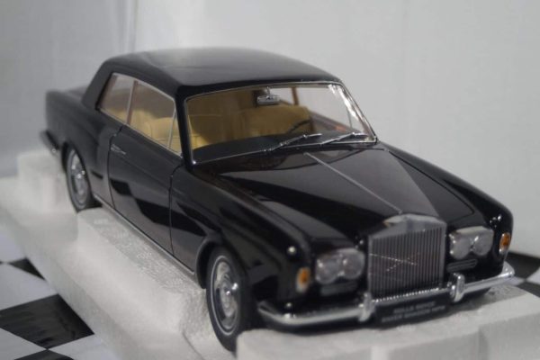 Paragon models rolls royce silver shadow 1:18 diecast pa-98202