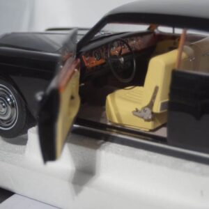 Paragon models rolls royce silver shadow 1:18 diecast pa-98202