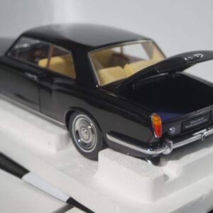 Paragon models rolls royce silver shadow 1:18 diecast pa-98202