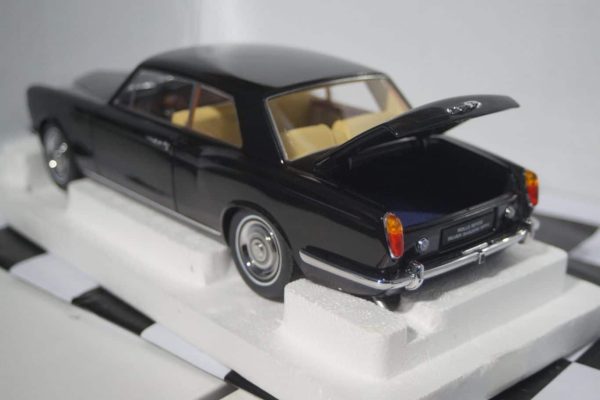 Paragon models rolls royce silver shadow 1:18 diecast pa-98202