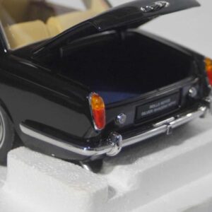 Paragon models rolls royce silver shadow 1:18 diecast pa-98202