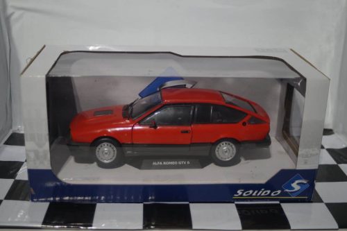 Solido alfa romeo gtv6 red 1:18 diecast s1802301