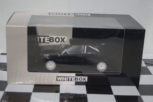 Whitebox opel diplomat a coupe silver 1:24 wb124082-o