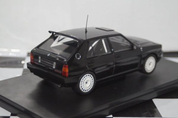 Whitebox opel diplomat a coupe silver 1:24 wb124082-o
