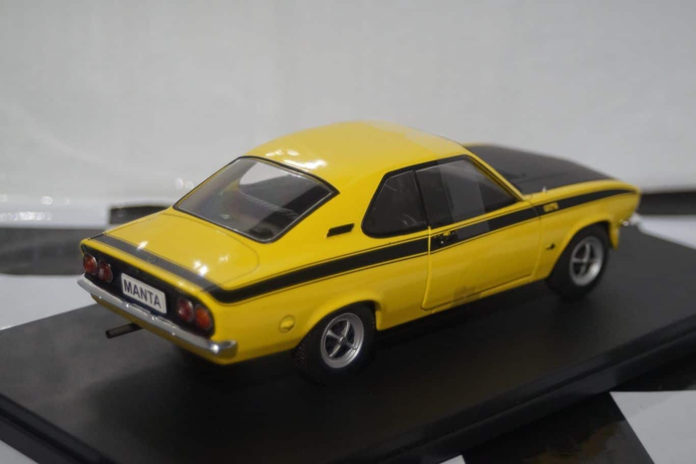 Whitebox Opel Diplomat A Coupe Silver 1:24 WB124082-O