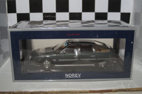 Road signature jaguar xjs green 2 door ldc92658 1:18 scale