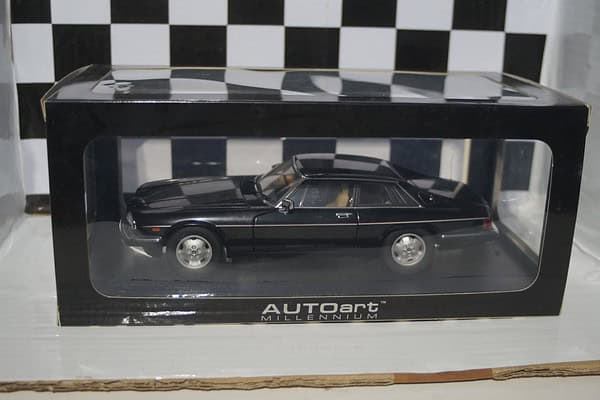 Road Signature Jaguar XJS Green 2 Door LDC92658 1:18 Scale