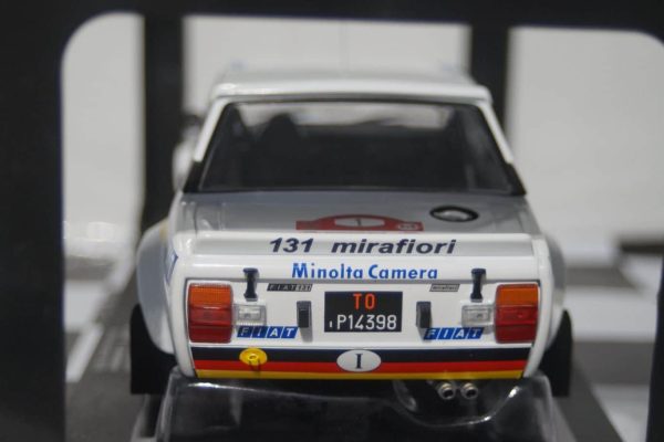 Ixo fiat 131 abarth rallye hunsruck w.rorhl 1979 1:18 18rmc077.20