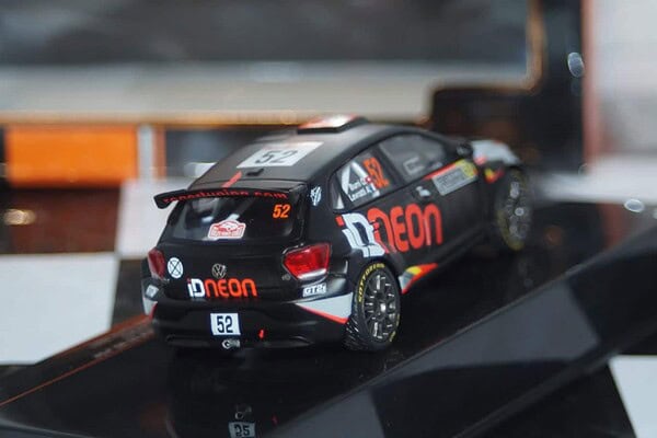 Ixo ford escort rs cosworth 1984 maroon clc384n diecast 1:43