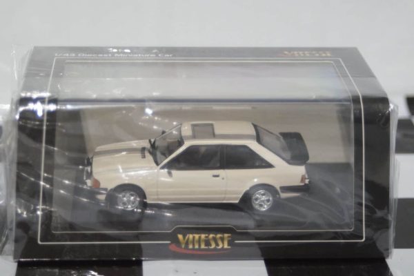 Sunstar ford escort rs turbo 1984 black 4964r 1:18 scale