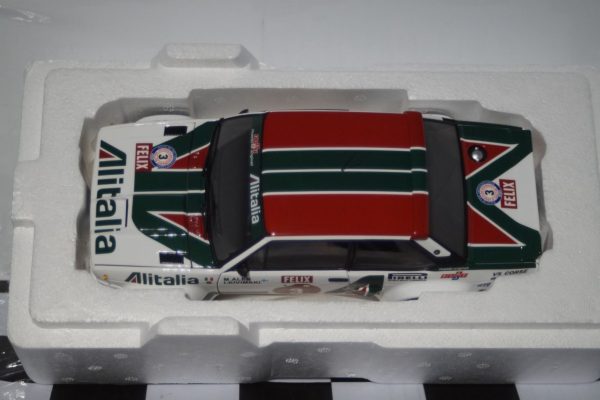 Sunstar ford escort rs turbo 1984 black 4964r 1:18 scale