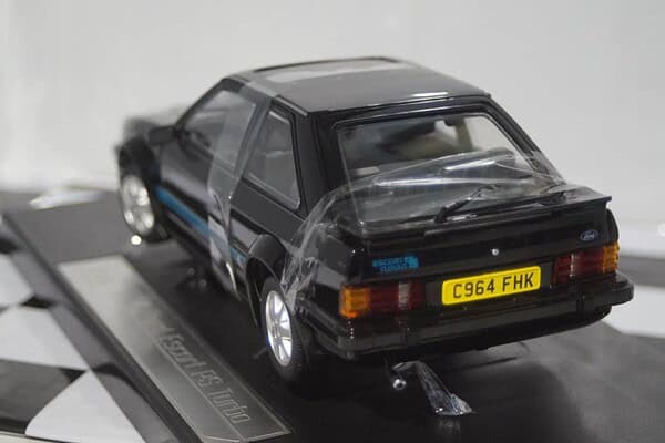 Sunstar ford escort rs turbo 1984 black 4964r 1:18 scale