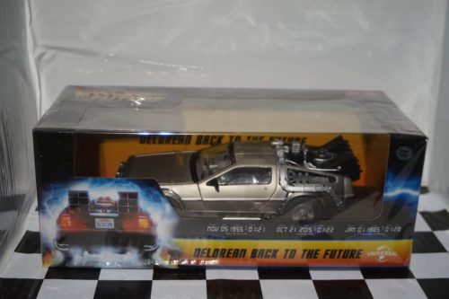 SunStarDeloreanBacktotheFuture:Scale