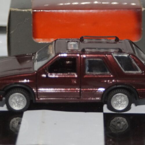 GamaOpelAscona/VauxhallCavalierSRSilverin:scale