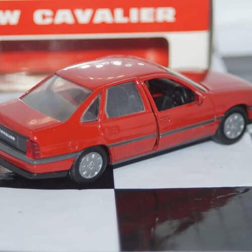 GamaOpelAscona/VauxhallCavalierSRSilverin:scale