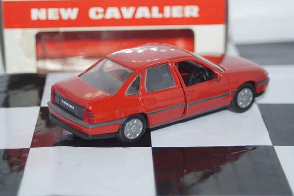 Gama opel ascona / vauxhall cavalier sr silver 1141 in 1:43 scale