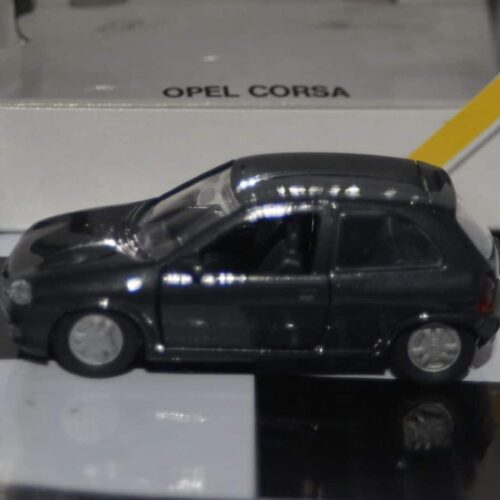 GamaOpelAscona/VauxhallCavalierSRSilverin:scale